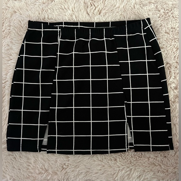 Mini Skirt - Picture 1 of 4